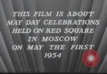 Standbild May Day Parade Moskau Russland Sowjetunion, 1954, aus Sekunde 11 historischem Filmmaterial Videoclip 65675065075