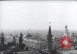 Standbild May Day Parade Moskau Russland Sowjetunion, 1954, aus Sekunde 21 historischem Filmmaterial Videoclip 65675065075