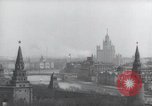 Standbild May Day Parade Moskau Russland Sowjetunion, 1954, aus Sekunde 26 historischem Filmmaterial Videoclip 65675065075