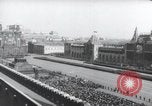 Standbild May Day Parade Moskau Russland Sowjetunion, 1954, aus Sekunde 38 historischem Filmmaterial Videoclip 65675065075