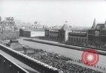 Standbild May Day Parade Moskau Russland Sowjetunion, 1954, aus Sekunde 39 historischem Filmmaterial Videoclip 65675065075