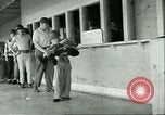 Image Petit homme Richard Mackey entre Air Force San Antonio Texas USA, 1951, de la seconde 10 séquences d'archives historiques vidéo 65675065081