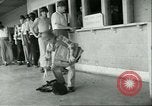 Image Petit homme Richard Mackey entre Air Force San Antonio Texas USA, 1951, de la seconde 12 séquences d'archives historiques vidéo 65675065081