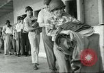 Image Petit homme Richard Mackey entre Air Force San Antonio Texas USA, 1951, de la seconde 24 séquences d'archives historiques vidéo 65675065081