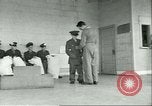 Image Petit homme Richard Mackey entre Air Force San Antonio Texas USA, 1951, de la seconde 26 séquences d'archives historiques vidéo 65675065081
