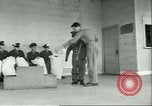Image Petit homme Richard Mackey entre Air Force San Antonio Texas USA, 1951, de la seconde 28 séquences d'archives historiques vidéo 65675065081
