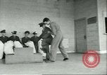 Image Petit homme Richard Mackey entre Air Force San Antonio Texas USA, 1951, de la seconde 29 séquences d'archives historiques vidéo 65675065081