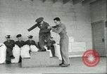 Image Petit homme Richard Mackey entre Air Force San Antonio Texas USA, 1951, de la seconde 31 séquences d'archives historiques vidéo 65675065081