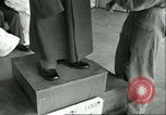 Image Petit homme Richard Mackey entre Air Force San Antonio Texas USA, 1951, de la seconde 52 séquences d'archives historiques vidéo 65675065081