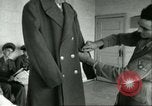 Image Petit homme Richard Mackey entre Air Force San Antonio Texas USA, 1951, de la seconde 55 séquences d'archives historiques vidéo 65675065081