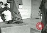 Image Petit homme Richard Mackey entre Air Force San Antonio Texas USA, 1951, de la seconde 60 séquences d'archives historiques vidéo 65675065081