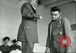 Image Petit homme Richard Mackey entre Air Force San Antonio Texas USA, 1951, de la seconde 62 séquences d'archives historiques vidéo 65675065081