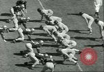 Standbild Fußballspiel West Point New York USA, 1951, aus Sekunde 25 historischem Filmmaterial Videoclip 65675065082