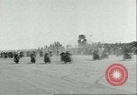 Immagine di Gara di moto Daytona Beach Florida USA, 1951, secondo 10 filmato di repertorio 65675065090