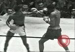 Immagine di Orientale guanti d'oro Campionato New York City USA, 1951, secondo 5 filmato di repertorio 65675065091