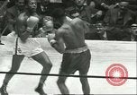 Immagine di Orientale guanti d'oro Campionato New York City USA, 1951, secondo 6 filmato di repertorio 65675065091