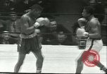 Immagine di Orientale guanti d'oro Campionato New York City USA, 1951, secondo 12 filmato di repertorio 65675065091
