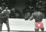 Immagine di Orientale guanti d'oro Campionato New York City USA, 1951, secondo 13 filmato di repertorio 65675065091