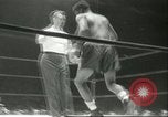 Immagine di Orientale guanti d'oro Campionato New York City USA, 1951, secondo 18 filmato di repertorio 65675065091