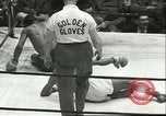 Immagine di Orientale guanti d'oro Campionato New York City USA, 1951, secondo 25 filmato di repertorio 65675065091