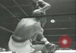 Immagine di Orientale guanti d'oro Campionato New York City USA, 1951, secondo 33 filmato di repertorio 65675065091