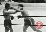 Immagine di Orientale guanti d'oro Campionato New York City USA, 1951, secondo 57 filmato di repertorio 65675065091