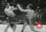 Immagine di Orientale guanti d'oro Campionato New York City USA, 1951, secondo 60 filmato di repertorio 65675065091