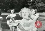 Immagine di I ginnasti danese Germania, 1951, secondo 10 filmato di repertorio 65675065097