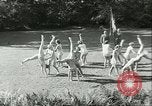 Immagine di I ginnasti danese Germania, 1951, secondo 12 filmato di repertorio 65675065097