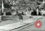 Immagine di I ginnasti danese Germania, 1951, secondo 29 filmato di repertorio 65675065097
