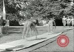 Immagine di I ginnasti danese Germania, 1951, secondo 30 filmato di repertorio 65675065097
