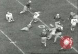 Immagine di Partita di calcio Seattle Washington USA, 1951, secondo 16 filmato di repertorio 65675065098