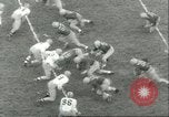 Immagine di Partita di calcio Seattle Washington USA, 1951, secondo 28 filmato di repertorio 65675065098