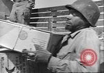 Immagine di Soldati afro-americani in Italia seconda guerra mondiale Anzio Italia, 1944, secondo 12 filmato di repertorio 65675065099