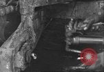 Image Soldats afro-américains soudeur Anzio Italie, 1944, de la seconde 17 séquences d'archives historiques vidéo 65675065101