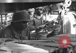 Image Soldats afro-américains soudeur Anzio Italie, 1944, de la seconde 23 séquences d'archives historiques vidéo 65675065101
