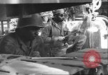 Image Soldats afro-américains soudeur Anzio Italie, 1944, de la seconde 24 séquences d'archives historiques vidéo 65675065101