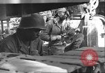 Image Soldats afro-américains soudeur Anzio Italie, 1944, de la seconde 28 séquences d'archives historiques vidéo 65675065101