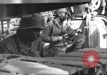 Image Soldats afro-américains soudeur Anzio Italie, 1944, de la seconde 29 séquences d'archives historiques vidéo 65675065101