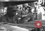 Image Soldats afro-américains soudeur Anzio Italie, 1944, de la seconde 31 séquences d'archives historiques vidéo 65675065101