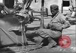 Image Soldats afro-américains soudeur Anzio Italie, 1944, de la seconde 41 séquences d'archives historiques vidéo 65675065101