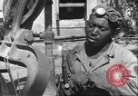 Image Soldats afro-américains soudeur Anzio Italie, 1944, de la seconde 52 séquences d'archives historiques vidéo 65675065101