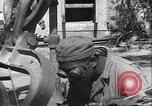 Image Soldats afro-américains soudeur Anzio Italie, 1944, de la seconde 62 séquences d'archives historiques vidéo 65675065101