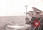 Immagine di USS Ticonderoga Golfo del Tonchino Vietnam, 1964, secondo 8 filmato di repertorio 65675065158