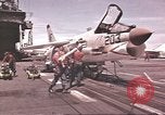 Image USS Ticonderoga du golfe du Tonkin Vietnam, 1964, de la seconde 10 séquences d'archives historiques vidéo 65675065159