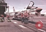 Image USS Ticonderoga du golfe du Tonkin Vietnam, 1964, de la seconde 15 séquences d'archives historiques vidéo 65675065159