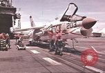 Image USS Ticonderoga du golfe du Tonkin Vietnam, 1964, de la seconde 16 séquences d'archives historiques vidéo 65675065159