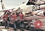 Image USS Ticonderoga du golfe du Tonkin Vietnam, 1964, de la seconde 24 séquences d'archives historiques vidéo 65675065159