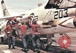 Image USS Ticonderoga du golfe du Tonkin Vietnam, 1964, de la seconde 25 séquences d'archives historiques vidéo 65675065159