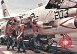 Image USS Ticonderoga du golfe du Tonkin Vietnam, 1964, de la seconde 27 séquences d'archives historiques vidéo 65675065159